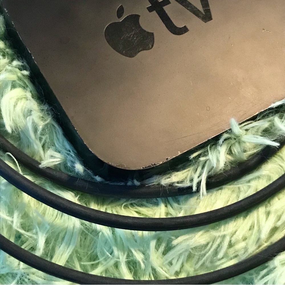 AppleTV 3rd Generation - Picture 2 of 9